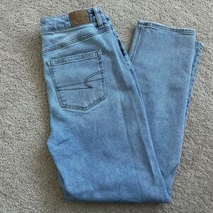 American Eagle Outfitters Mom Straigh Jean